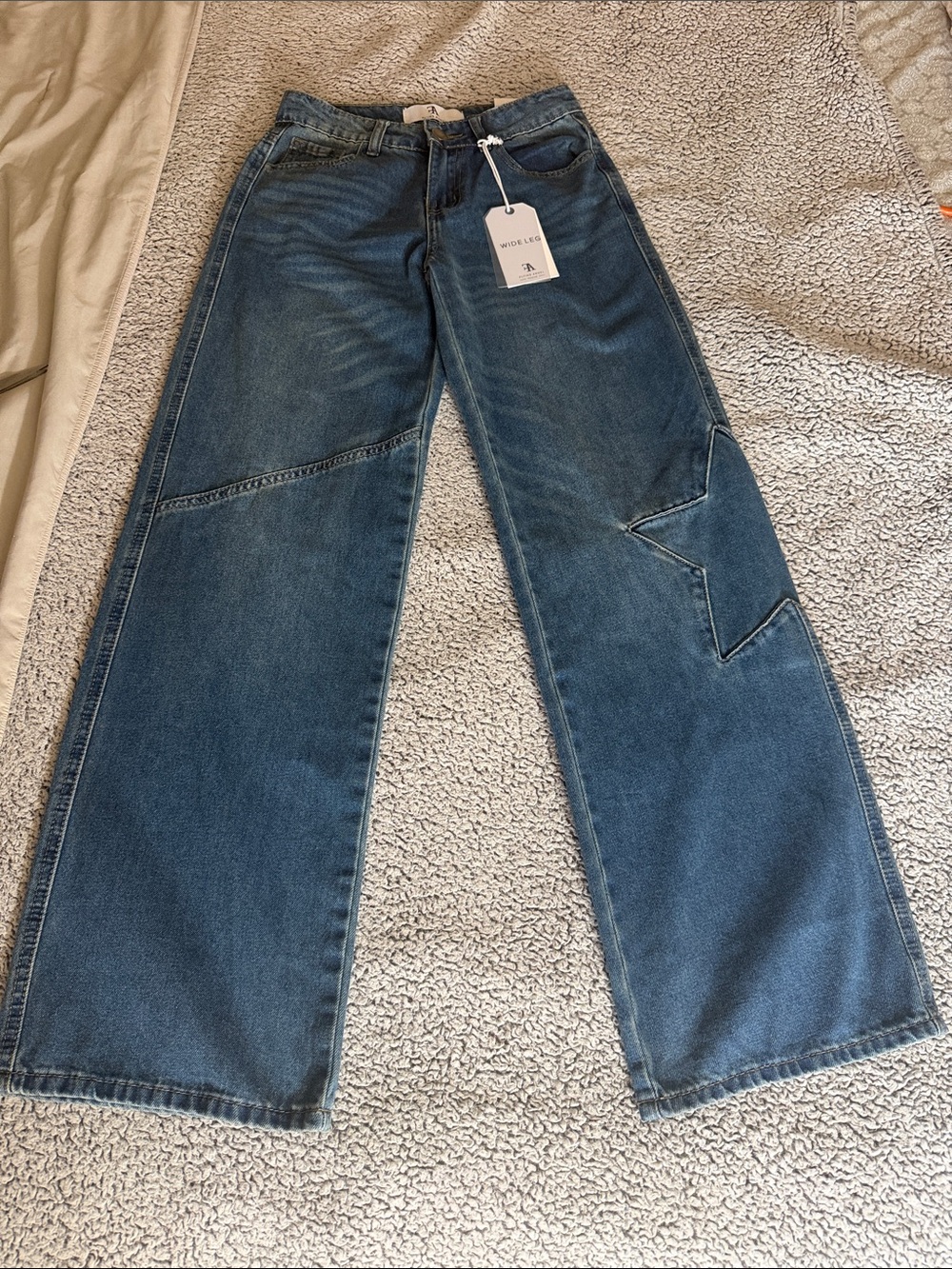 High-Rise Wide Leg Jeans in Medium Blue - Unbranded